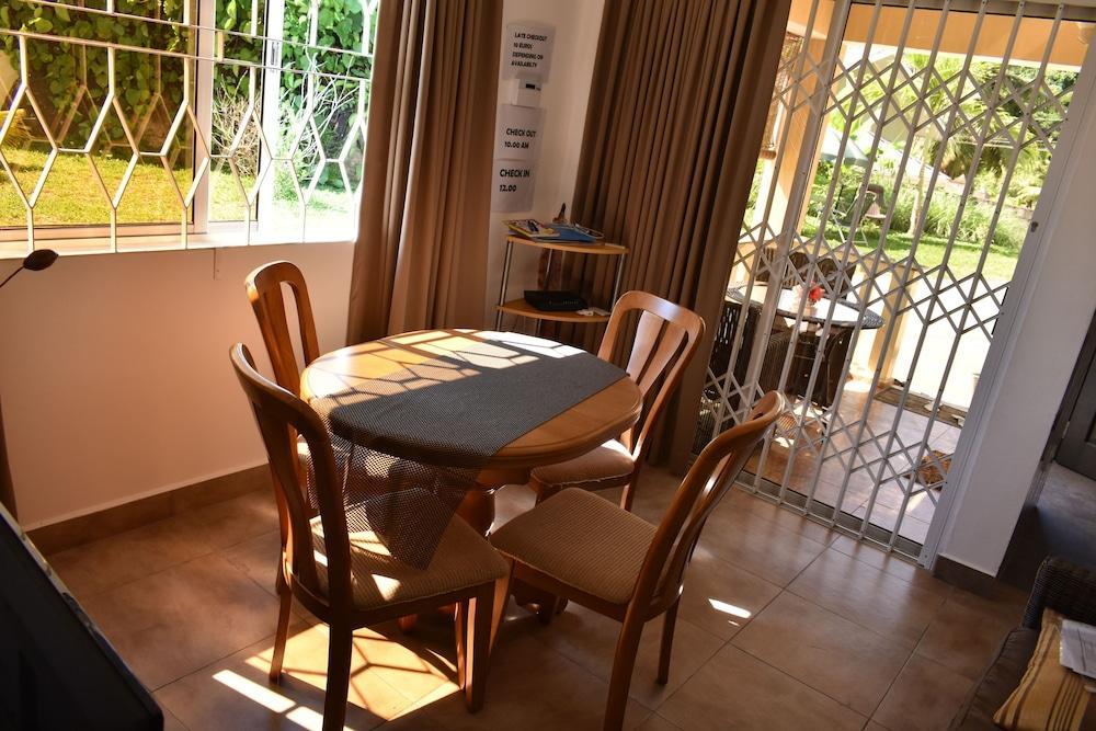Zeph Self Catering Διαμέρισμα Baie Lazare  Εξωτερικό φωτογραφία