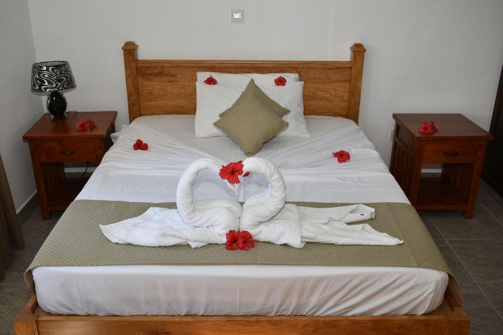 Zeph Self Catering Διαμέρισμα Baie Lazare  Εξωτερικό φωτογραφία