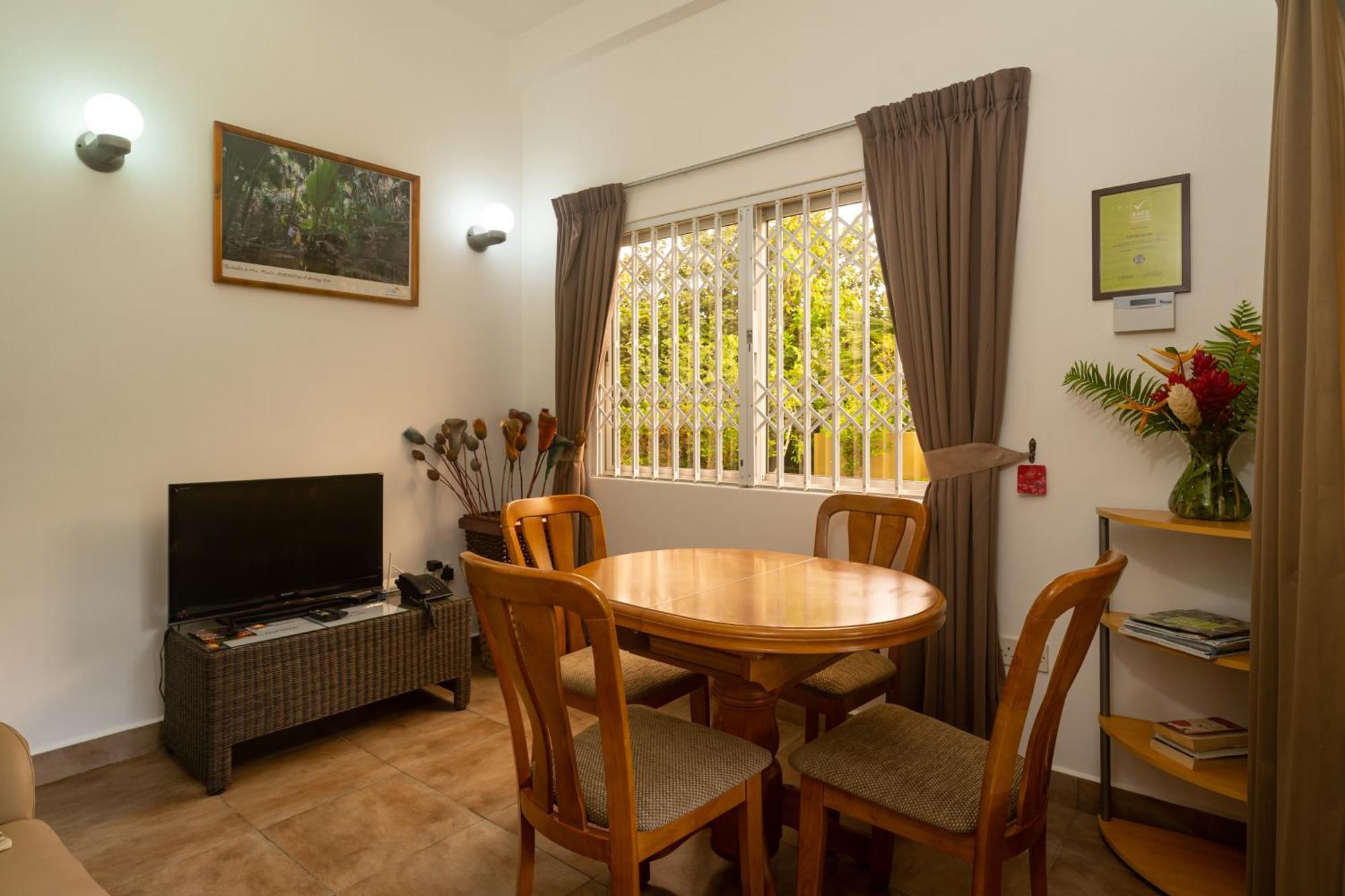 Zeph Self Catering Διαμέρισμα Baie Lazare  Εξωτερικό φωτογραφία
