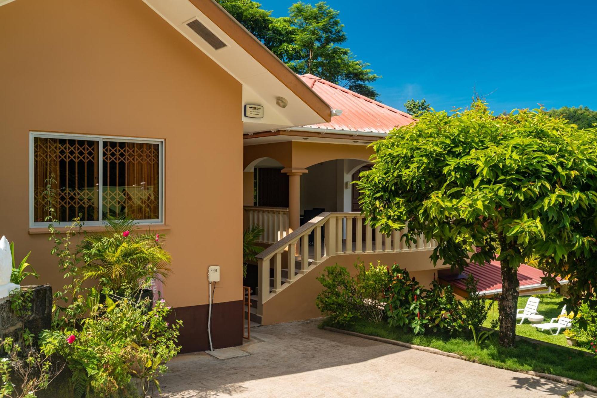 Zeph Self Catering Διαμέρισμα Baie Lazare  Εξωτερικό φωτογραφία